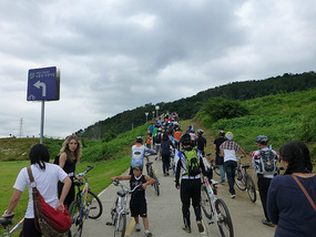 Bottleneck Up a Hill