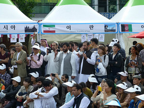 Participants in Audience