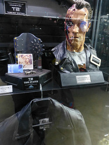 Sarah Connor Photo & Arnies Jacket