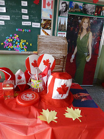 Canada Display Table