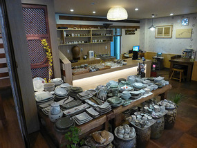 Traditional Crockery Items