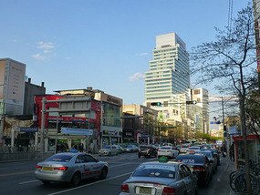 Donseongno Intersection at Junangno