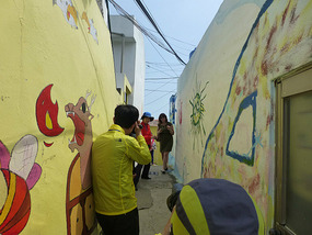 Photographing in Alley