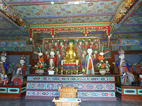 Lifesize Carvings Hall