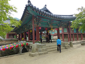 Moat Terraced Bridge