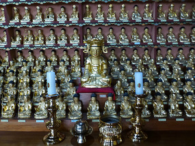Hundred Buddha Wall