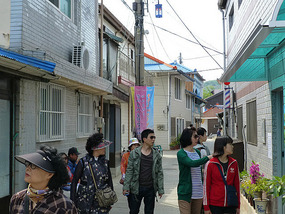 Tourist Wandering