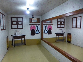 Trick Mirror Room