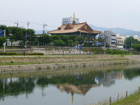 Temple by Sincheon River