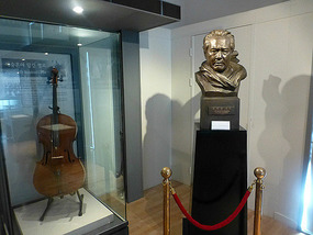 Yun-I Sung Bust