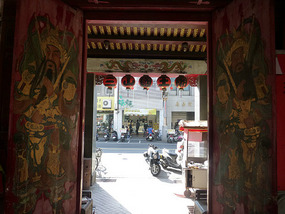 Sanshan Guowang Temple Doors