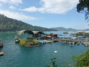 Floating Boats