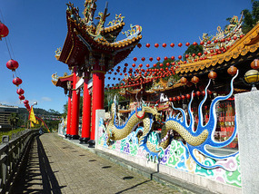 Longfeng Temple Gates