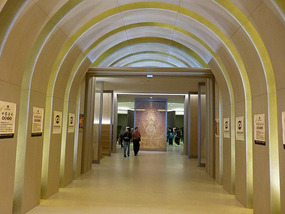 Entrance to Emerald Buddha Chamber