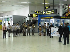 Waiting Musicians for Arrivals