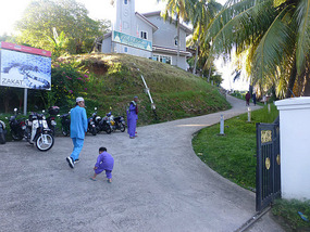 Heading into Mosque