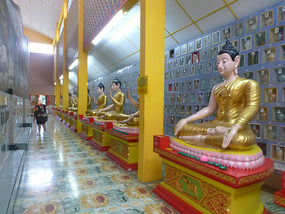 Seated Buddhas