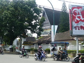 Arrival at Museum