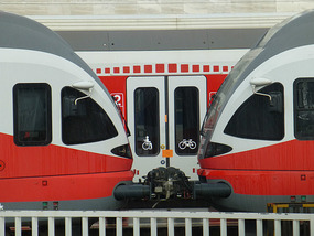 Passing Deli Pu Station
