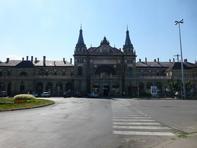 Pecs Station
