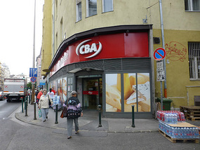 Local Supermarket Chain