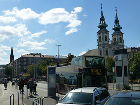 Batthyany Metro and Tourist Bus