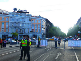 Police Monitor Crossing