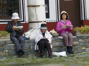Artists Sketching