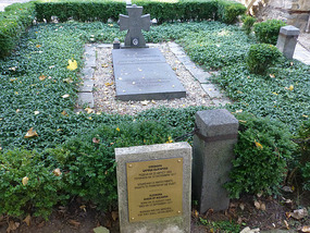 Queen's Grave