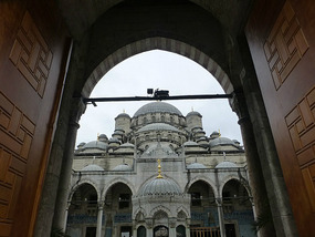Doors to Spice Bazaar Mosque