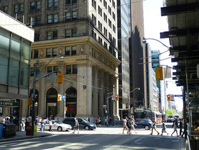 1 King St W