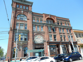 Gladstone Hotel
