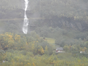 Upright Waterfall