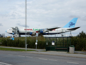 Jumbo Jet Hotel
