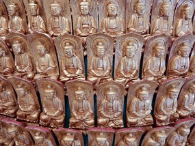 Tiny Buddhas