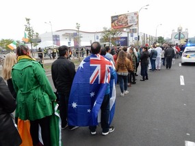 Crowd Line