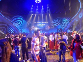 Fans Leaving