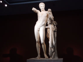 Solo Statue