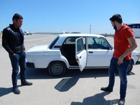Waiting Lada