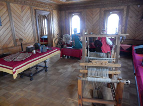 Looms