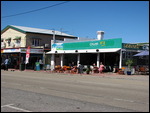 Deb & Jayde having breakfast at Seaview Cafe