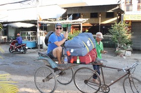 departure for the docks - cyclo for 1