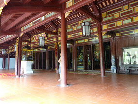 Thien Mu Pagoda grounds