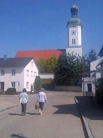 Walking to lunch in Wettstetten
