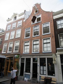 Hoisting furniture to the top floor