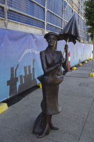 Mary Poppins sculpture