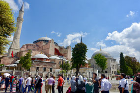 People queuing to see Saint Sophia Mosque
