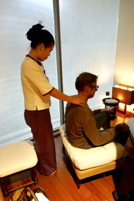 Complimentary massage at Bangkok airport