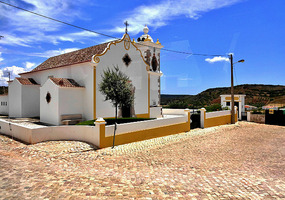 Bus stop on way to Sagres