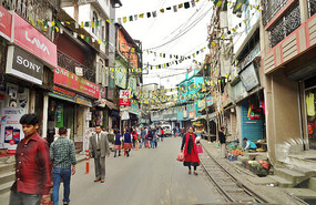 Kursoeng village and narrow tracks